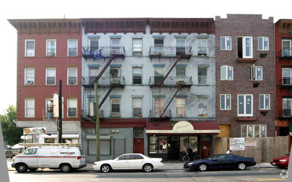 Building Photo - 684 Myrtle Ave