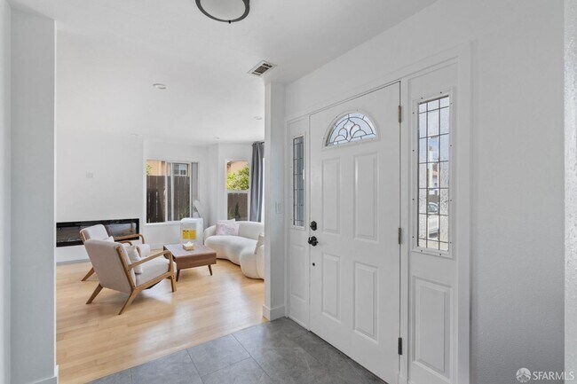 Building Photo - 120 S Humboldt St