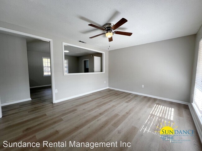 Foto del edificio - 3 br, 1 bath House - 209 Forrest Parkway