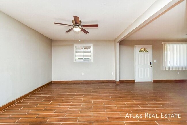 Foto del edificio - 4757 E 4th St