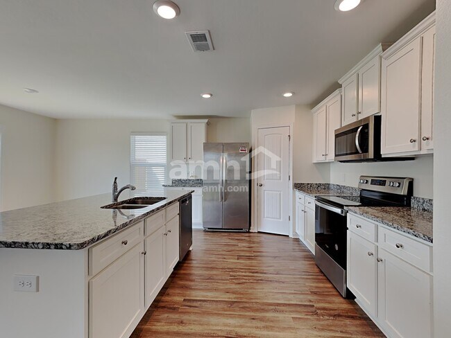 Foto del edificio - 6058 Mason Tucker Drive