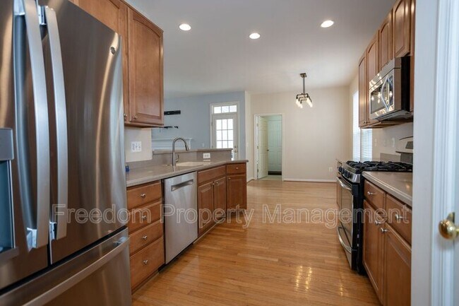 Building Photo - 6004 Abernethy Ln