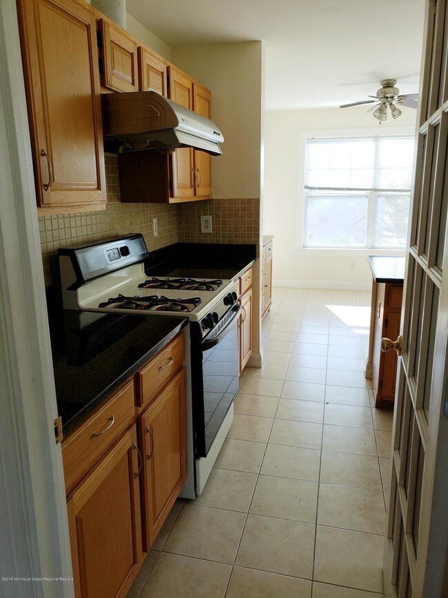 Building Photo - 63 Franklin School Way