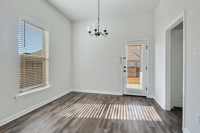 Foto del edificio - Two year old 3 bedroom available for Lease in Hunters Trace!