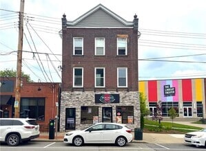 Building Photo - 422 Walnut St