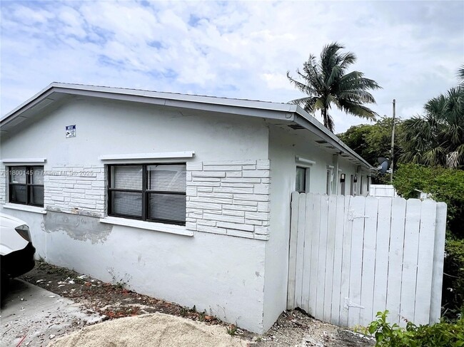 Building Photo - 2226 Cody St