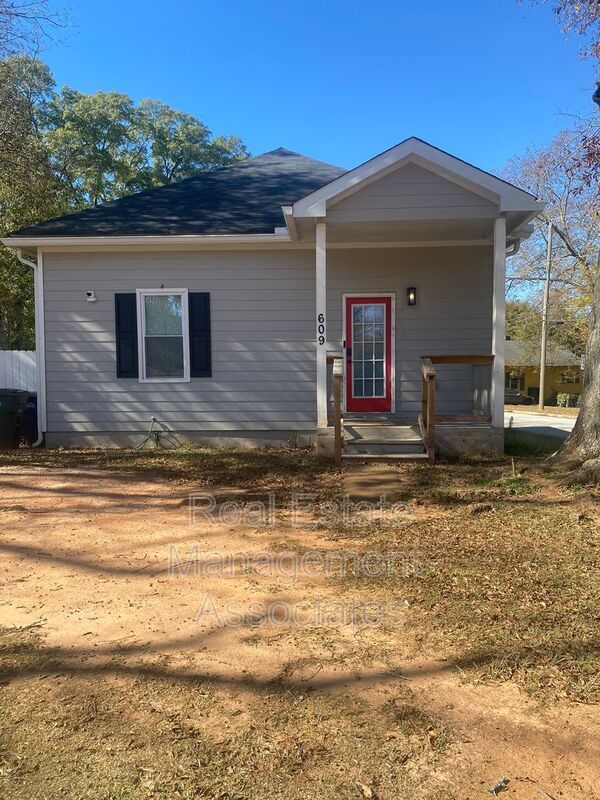 Foto del edificio - 609 N Hill St