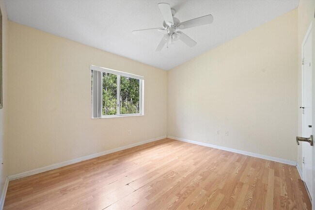 Building Photo - 3504 Briar Bay Blvd