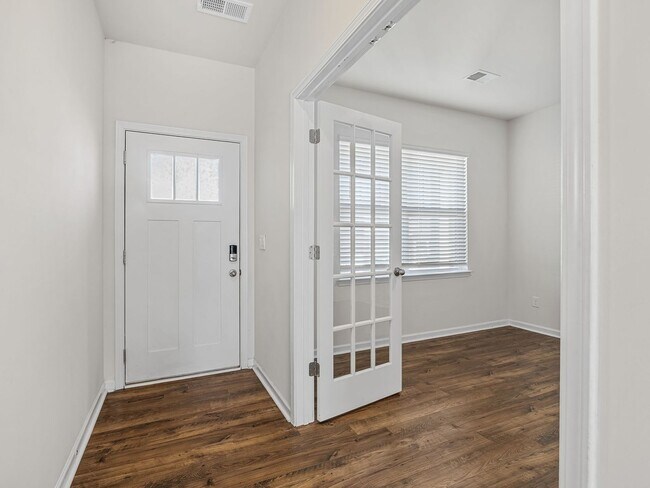 Building Photo - NO APPLICATION FEE IF APPROVED-Spacious 3-Bdrm 2.5 Bath Home in Woodruff/Reidville Area