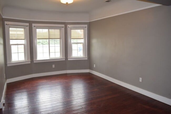 Foto del edificio - 2442 2nd Ave