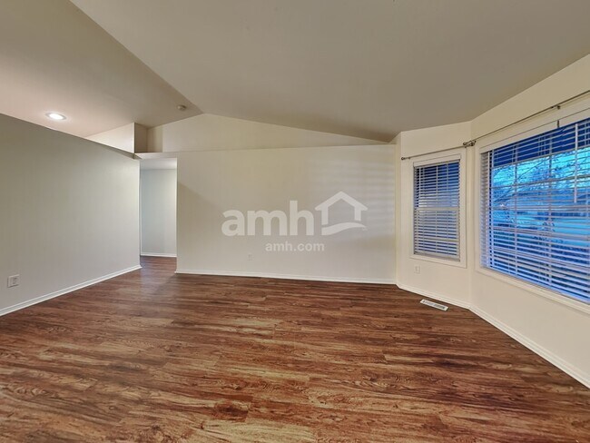 Foto del edificio - 7894 W Whittaker Street