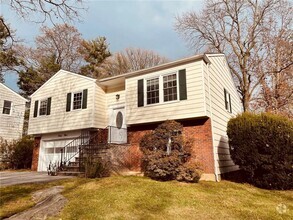 Building Photo - 49 Hommocks Rd