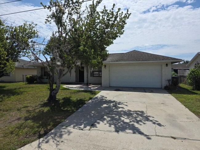 Building Photo - 310 Colonade Ct