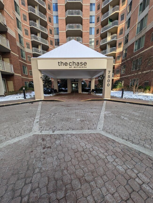 Foto del edificio - The Chase At Bethesda Condo