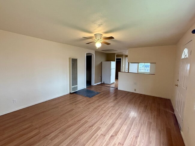 Building Photo - 2 Bedroom 1 Bath House