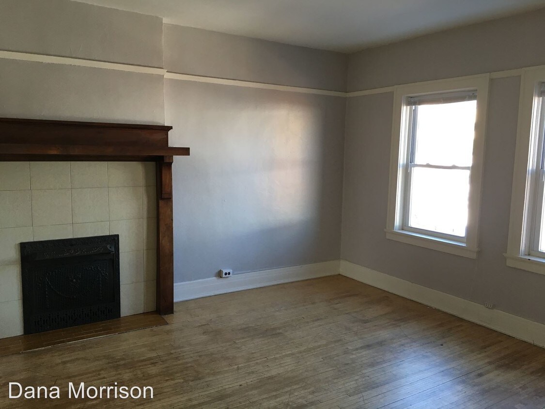 Foto principal - 129-129 N 2nd Ave E