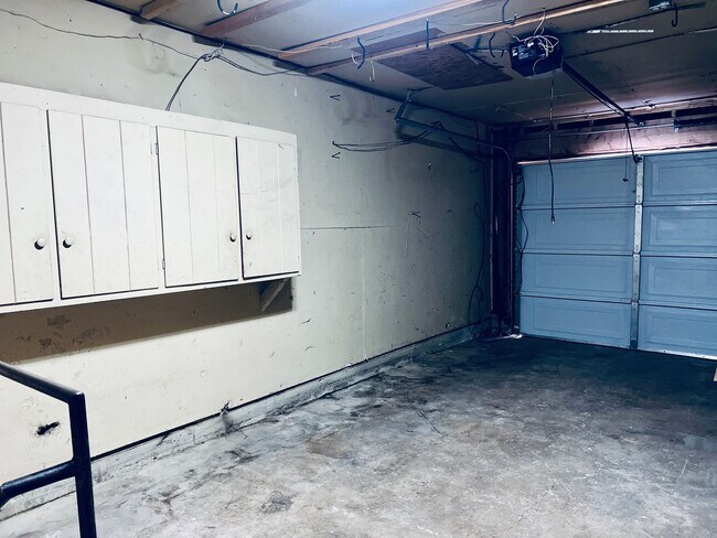 Building Photo - 4 Bed / 2 Bath Home with Finished Basement & Fenced Yard – Colorado Springs