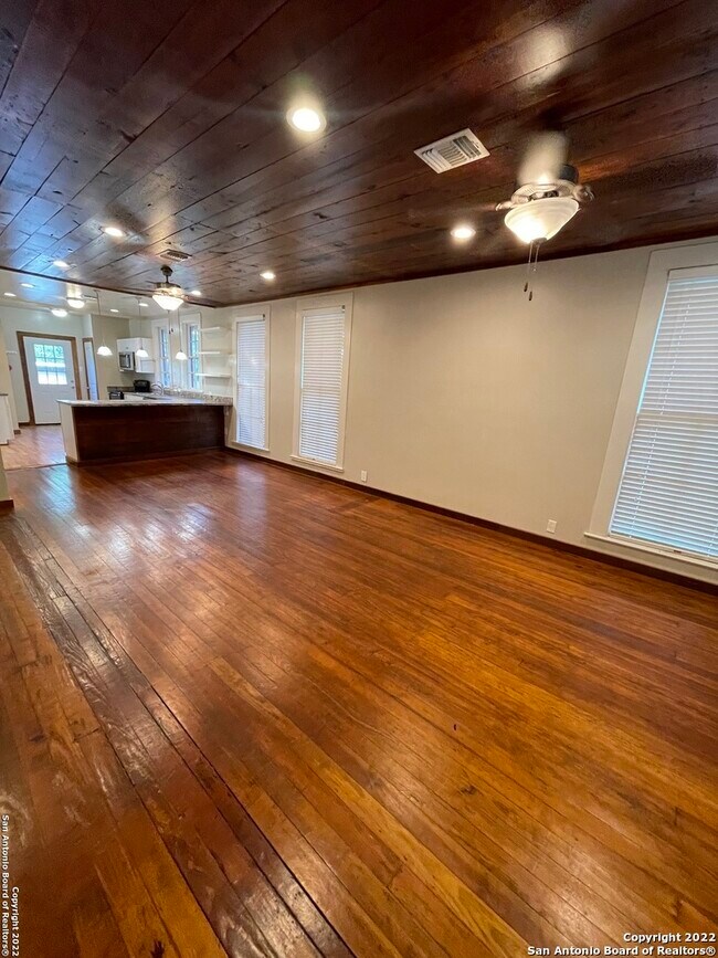 Building Photo - 1207 Westgate-