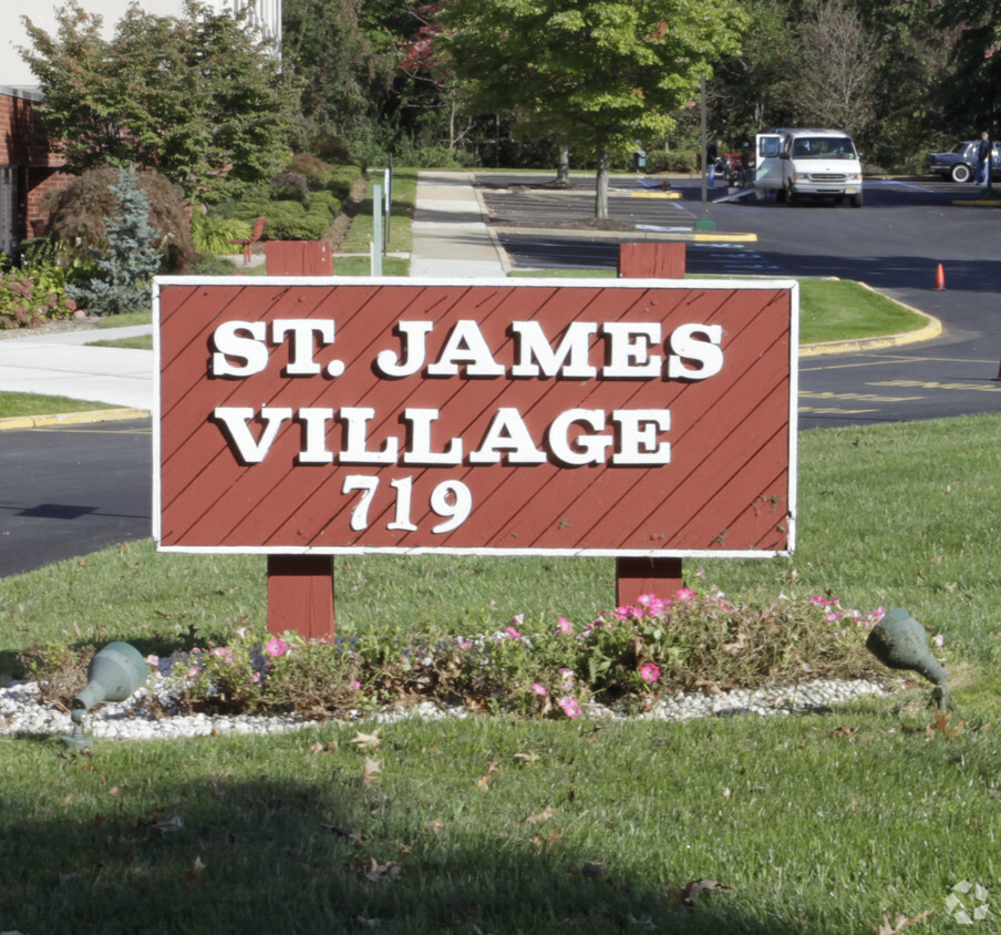 Foto del edificio - St. James Village