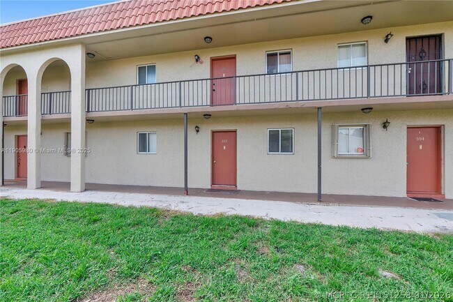 Foto del edificio - 6066 Forest Hill Blvd