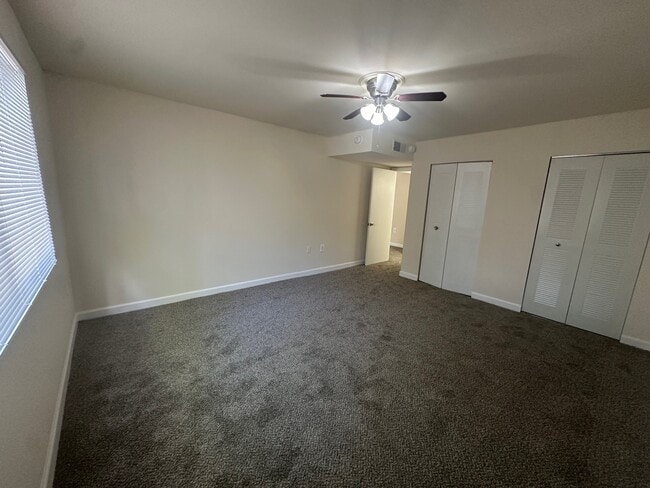 Foto del edificio - White Oak Garden Apartments