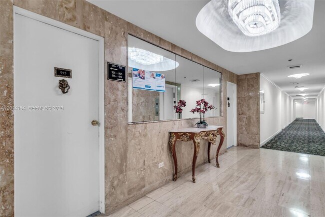 Foto del edificio - 700 Biltmore Way