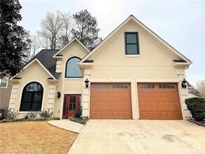 Building Photo - 1635 River Oak Dr