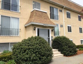 Building Photo - 226 Swanson Rd