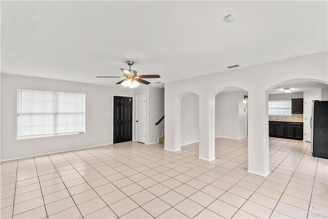 Foto del edificio - 4416 Thunderbird Ave