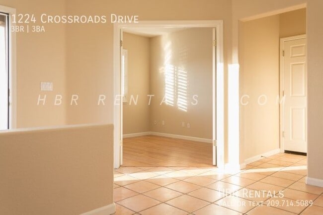 Foto del edificio - 1224 Crossroads Dr