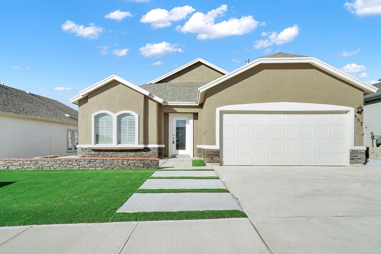 Canutillo 4 Bedroom 2 Bath House Rental in Canutillo, TX