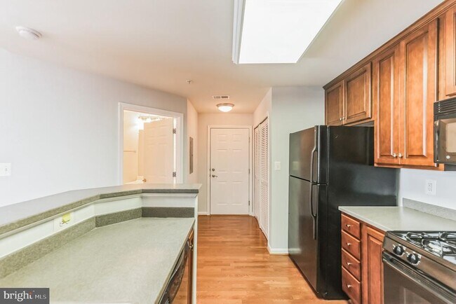 Foto del edificio - 21210 McFadden Square