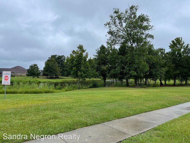 Building Photo - 4 br, 2 bath House - 3016 Parkridge Dr