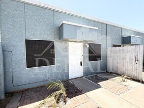 Building Photo - 2061 S Apache Dr