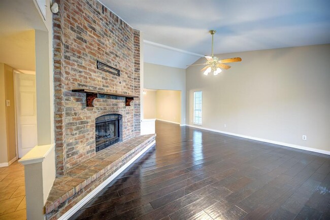 Foto del edificio - 6612 Springfield Dr