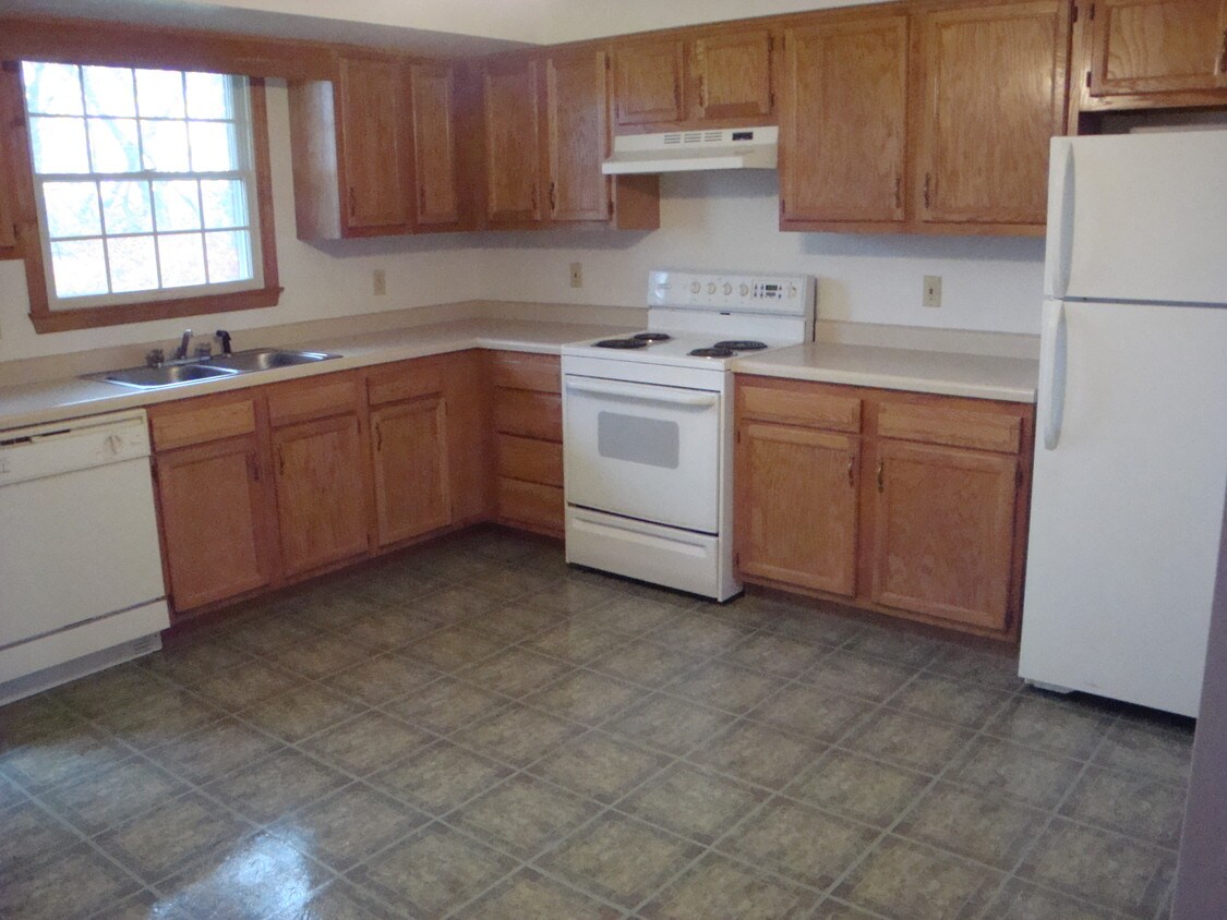 107 Kingston St, Latrobe, PA 15650 Townhouse for Rent in Latrobe, PA