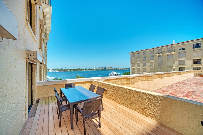 Building Photo - 150  Bradley Place 411