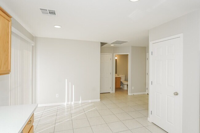 Building Photo - 987 Monte De Oro Ave