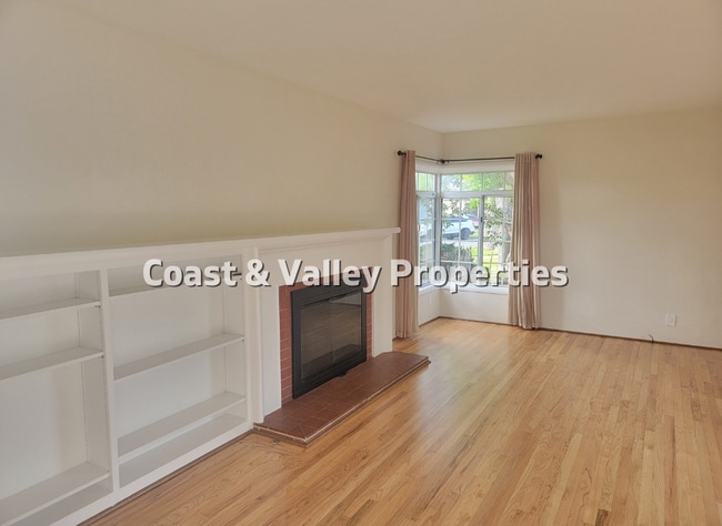 Building Photo - Beautiful Home in South Salinas!