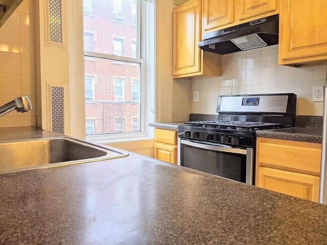 Foto del edificio - 7812 Hudson Ave