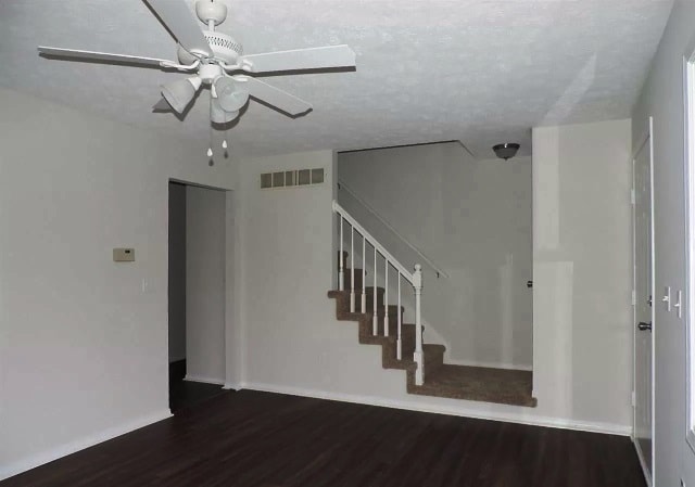 Foto del edificio - 707 Golfcrest Rd N