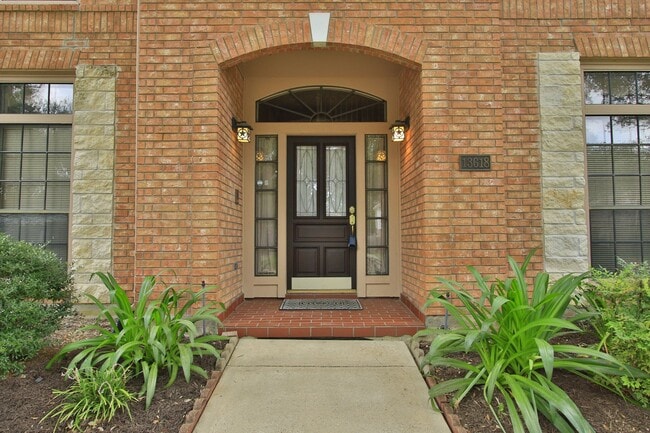 Building Photo - 13618 Shadow Falls Ct