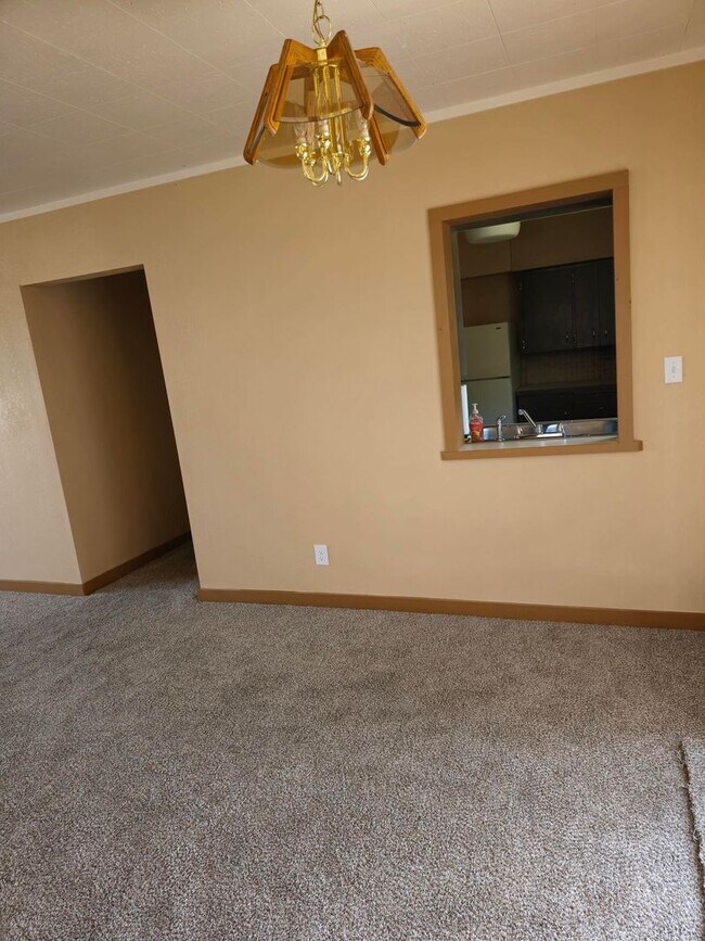 14915 US2 Unit Red House, Medical Lake, WA 99022 Room for Rent in Medical Lake, WA