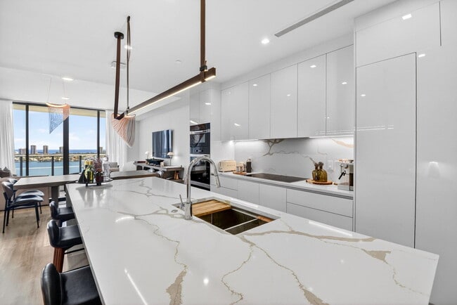 Foto del edificio - 220 Lake Shore Dr
