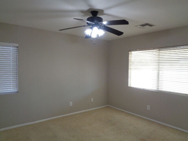 Foto del edificio - Cozy 3 bedroom home in Goodyear! Large bac...
