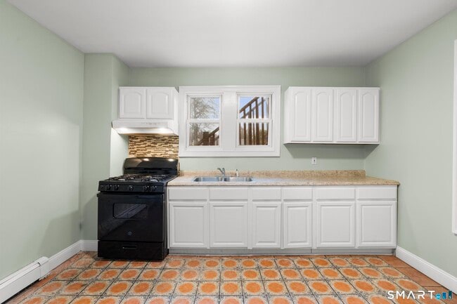 Building Photo - 48 Lockwood Ave