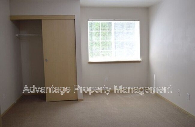 Foto del edificio - 739 Jackson St W