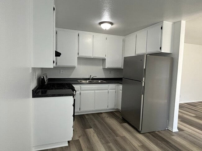Building Photo - 4415 W 170th St