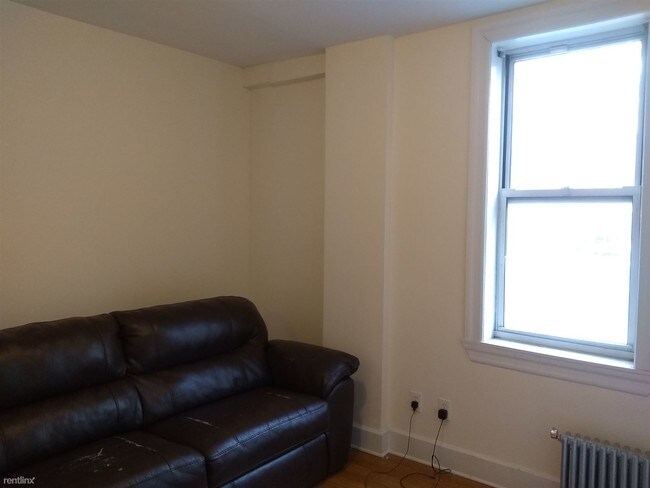 Building Photo - 1 br, 1 bath  - 100 S 8th St