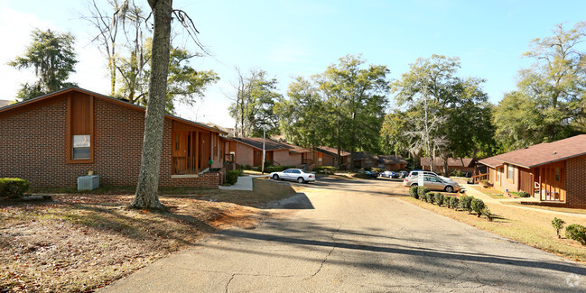 Building Photo - Golden Leaf Apartments